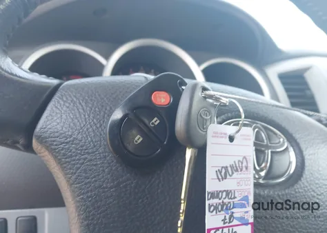 2007 Toyota Tacoma Prerunner V6 z USA, uszkodzony, nr VIN 3TMJU62N57M033717